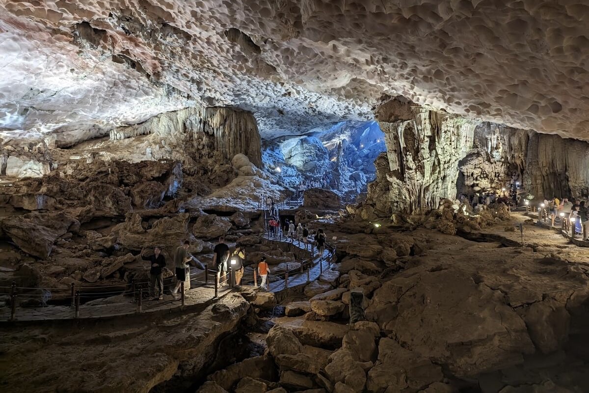 Halong bay - Image 7
